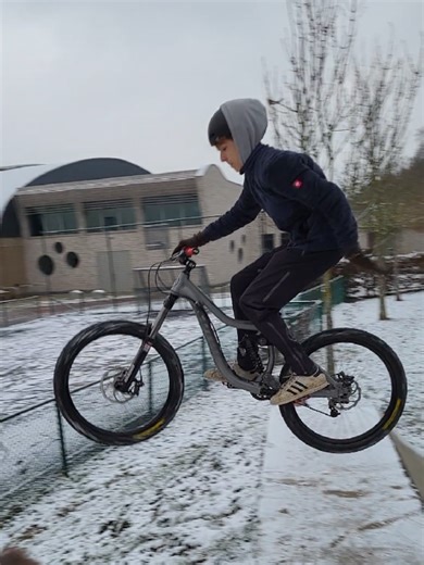 no traction slippery