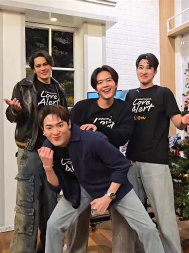 สวัสดีปีใหม่ครับ! ขอให้ปี 2026 เป็นปีที่ใจดีกับทุกคน มีเงินใช้ไม่ขาดมือ สุขภาพกายใจแข็งแรง ยิ้มกว้างได้ทุกวันเหมือนพวกเราในคลิปนี้นะ 🥰 . Cheers to 2026! May this year be gentle with you, fill your pockets with luck, and keep you smiling every single day just like us. 🥰 #LoveAlert #มีคำเตือนโปรดระมัดระวัง #สวัสดีปีใหม่ #HappyNewYear2026 @DOGGIEjames @Kadploy @matthewdmr @_famthanuphat