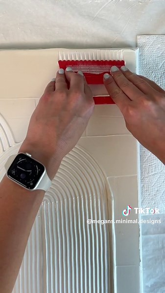 Talking through the steps in creating this textured art piece 🤍 Lmk what questions you guys have! #texturedart #texturedpainting #textureartist #minimaliststyle #diy #wallart #create #minimalisthome