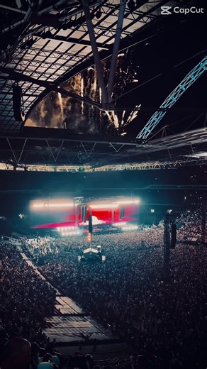 Oasis Live 25 Tour Highlights and Performances