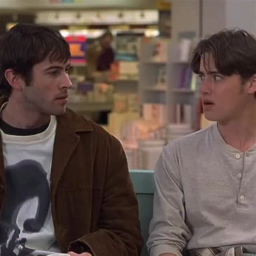 The cookie stand is not apart of the food court....it’s an autonomous unit for mid-mall snacking #mallrats | Jay and Silent Bob