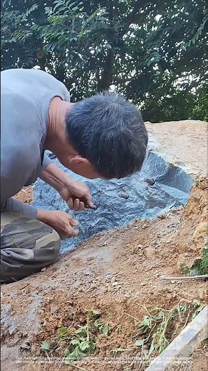Simple Way To Split A Rock !