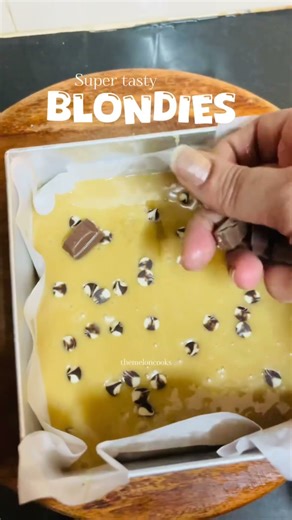 I promise — these blondies disappear in minutes 😅