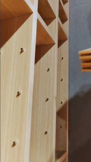 Wall cabinet lattice installation process- Good tools and machinery make work easy