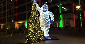 Enjoy free holiday light displays to explore across the Valley this season