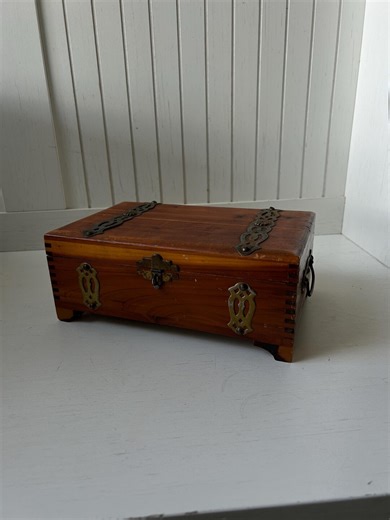 Vintage Cigar Wooden Box | Vintage Wooden Box | Vintage Wooden Box Brass Details | Vintage Wooden Storage Box | Footed Wood Brass Box - Etsy
