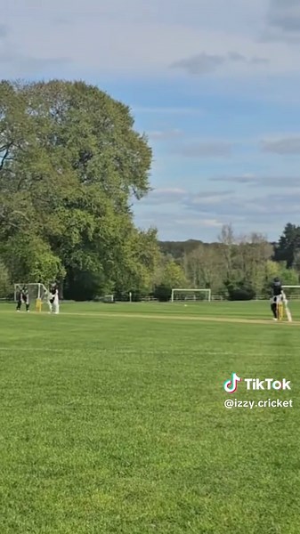 First Berkshire game of the 2026 season. A friendly internal T20 game with u13/14 and U15s all taking part. We had lovley weather to watch Izzy put all her winter practice into action. Looking forward to the rest of the season. #cricket #friends #proud #girl #sport @MT Cricket Coaching @kookaburracricketuk