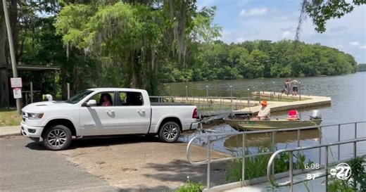 Local charter captains teaching boater safety classes