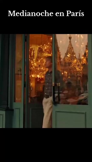 Película: “Medianoche en París” (2011) Dato curioso: Owen Wilson tuvo que estudiar mucho a Woody Allen para que su personaje se parezca a él. #parati #midnightinparis #cinematic #movies #peliculas