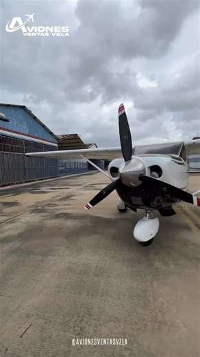Avionesventasvzla on Instagram: "👨🏻‍✈️ AÑO 2010 🔩FABRICANTE: Cessna Aircraft 🔧MODELO: T 206 H ⏰AÑO : 2010 💺Posee 5 plazas mas piloto ⚙️HORAS TOTALES: 500 🔥 ⚙️HORAS DE MOTOR : 500 🔩HORAS DE HELICE : 500 🛠 MOTOR NUEVO DE USA 🇺🇸 🪛 GARMIN 1000 🛩TAPICERÍA Y PINTURA 10/10 🛠Turbo cargado . Asking Price: consultar 📲 . . Contáctanos a través de: 📲SOLO WhatsApp: 0412-4574073 📞 Llamada: 0414-0356935"