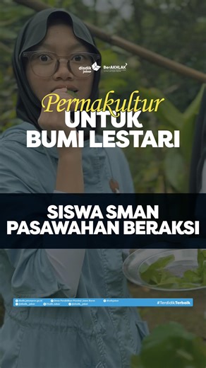 Keren! Belajar pelestarian lingkungan berkelanjutan lewat praktik permakultur! 🌿 . Siswa SMAN Pasawahan mengikuti Eco Camp 2 hari 1 malam untuk belajar langsung tentang pelestarian lingkungan. . Mulai dari membuat pupuk organik, mengelola kompos, tata kelola air hingga pengelolaan sampah rumah tangga lewat metode permakultur. . Didampingi langsung oleh Kadisdik Jabar, Purwanto, para siswa diajak mengenal alam lebih dekat dan memahami pentingnya mengembalikan apa yang diambil dari bumi. . Kadisd