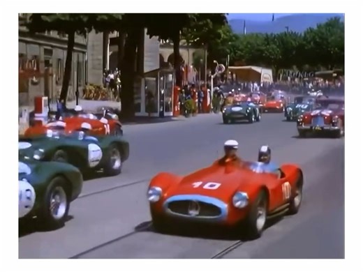 1956年的赛车电影《Checkpoint》里演的勒芒片段 那可是1956年啊！