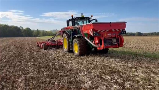 The TF front tank and PROLANDER 6000 out on demo in East Yorkshire. This option allows the Prolander cultivator to be adapted to drill in less favourable conditions and with greater output than the BTFR combination unit. #bestrongbekuhn | KUHN Farm Machinery UK Ltd