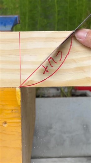 A simple technique to accurately determine a 45-degree angle. #diy | Tips and Hacks