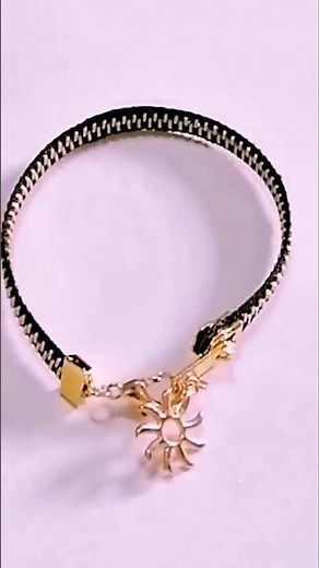 TUTORIAL 👆 Recycle Zippers to Make Your Own Bracelets