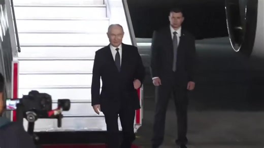 Hon'ble PM Shri Narendra Modi Ji breaks PROTOCOL to personally receive Russian President Vladimir Putin at Palam Airport. 👉 A BIG message to few countries 🔥 | Manish Yadav