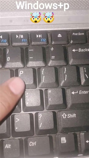 laptop Shortcut Key to Project Screen#shorts#laptop#desktop#keyboard#shortcutkeys#ytshorts#virl 🤯🤯