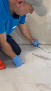 144K views · 1.3K reactions | Az Kerapoxy Easy Design fugázó anyag dupla annyival rugalmasabb , mint a cementes bázisú fugák. Sík fugázás kialakításával könnyen tisztítható, nagyon szép fugaképet érhetünk el ✨ | Mapei Kft. | Facebook