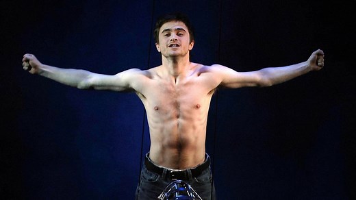 'Equus', la controvertida obra de teatro con la que Daniel Radcliffe rompió con Harry Potter... desnudo