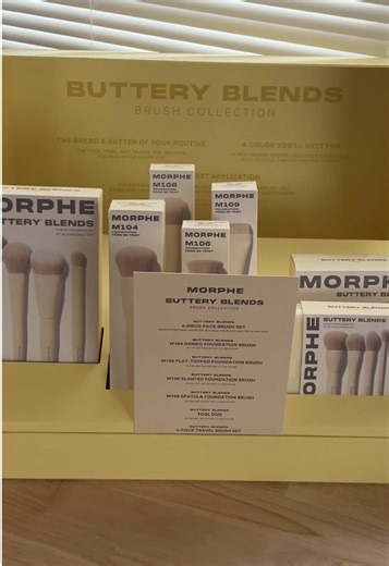 Received this PR package in the mail today!!!! 🥰🥰🥰 I am so excited to use these!!! 😍 Thank you 😘@Morphe Cosmetics #morphe #morphepr #pr #prpackage #keepposting