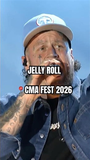 everybody put your hands up for ‪@JellyRoll‬