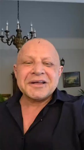 Jacek Murański NOWE KONTO OD 25.08 2022 on Instagram: "Walka 3 vs 1 czyli Jacek Murański vs " TRZECH SPOD RŻŻŻABKI " podczas Gali @primemma.pl 15 według wielu z Was okazała się być najbardziej zawziętym i w sensie dosłowym najbardziej charakternym pojedynkiem w polskich freak fightach . No cóż wygrałem przez dyskwalifikację drużyny przeciwnej ale niedosyt pozostaje ... Osobiście uważam ,że jest to historia niedokończona i aż prosi o REVANGE ... A co Państwo na to ? #jednapiesc #revange #ponadpod