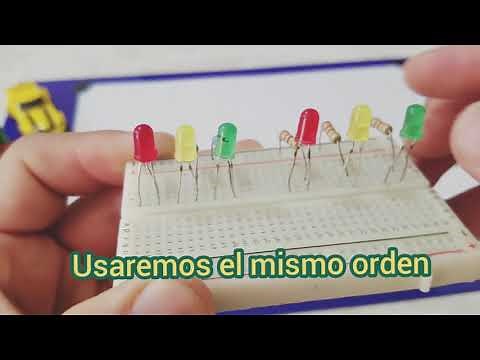 Cómo hacer un cruce de semáforos con Arduino UNO para tus tareas escolares