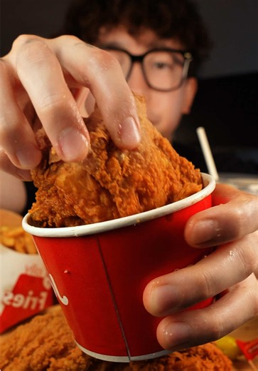 ASMR Mukbang | Jollibee Spicy Fried Chicken with Gravy Full Mukbang eating video check out my Youtube Page: youtube.com/@samifoodasmr #jollibee #asmr #vancouver #foodie #Mukbang