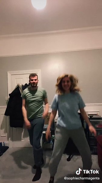 Fun Ice Age TikTok Dance Challenge