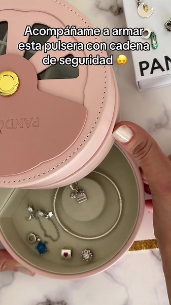 Aprende a armar una pulsera con cadena de seguridad en Pandora