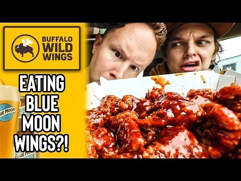 Eating Buffalo Wild Wings' *NEW* Blue Moon BBQ Boneless Wings