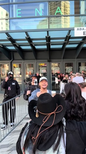 Bailey Zimmerman Brings Joy to Fans in Grand Rapids