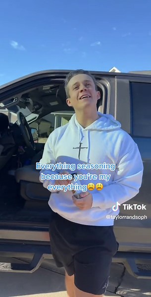 TAYLOR & SOPHIA on TikTok