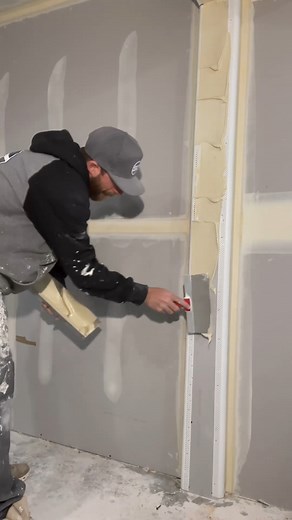 75K views · 484 reactions | "Finished out the day coating angles using the LEVEL5 12-inch finishing knife and pan! Another successful day "  @cshaferconstruction  | LEVEL5 Tools | Facebook