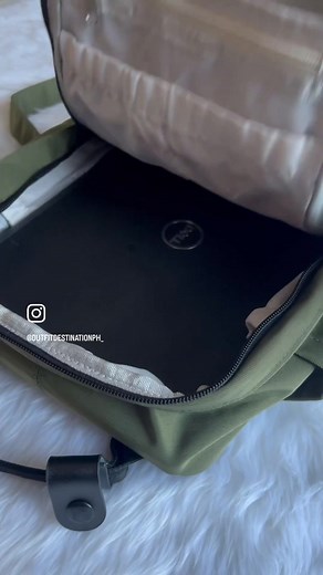 FAQ: Will my iPad or my 13 inch laptop fit in the Doughnut Mini Backpack? Absolutely YES! Your laptop or iPad fits perfectly on this bag! Check this reel to know more ☺️ #doughnutbag #bag #backpack #schoolbag #minibag #doughnutbackpack #travelph #lazadafinds #shopeefinds #budolfinds #cebubased #gymbag #ipadbag #laptopbag