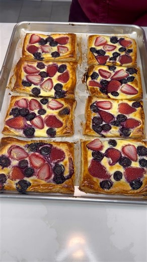 21K views · 530 reactions | Super easy and yummy spring dessert With only a few simple ingredients I show you how to make this easy berry treats | Lorenzo M's Original Videos | Facebook