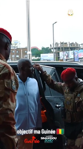 Président Mamadi Doumbouya quitte Conakry pour un congé privé en Grèce