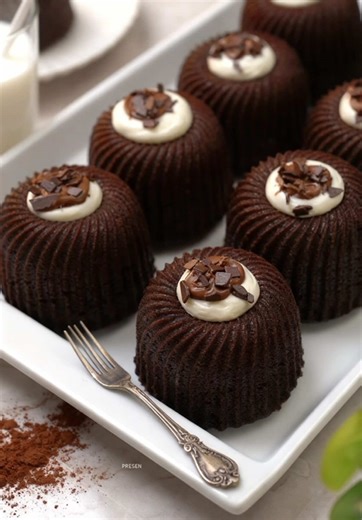 KEK COKLAT MOIST KETAGIH Kek Ketagih super moist Modal simple, bikinnya gampang, rasanya nagih! Cocok banget buat ide jualan rumahan. ▶️Follow @idealifeonline.resep untuk dapatkan inspirasi resep menarik lainnya ▶️Cataloge Produk IDEALIFE @idealifeonline.catalogue ▶️Peralatan Cooking & Baking By IDEALIFE @idealifeonline ✅IDEALIFE Steamer Ring - Kukusan multifungsi Food Grade - Terdapat 3 ukuran ( 24, 28, 32cm ) - Terbuat dr material stainless Steel 304 - Ketebalan 0.4mm - Sangat mudah di gunakan