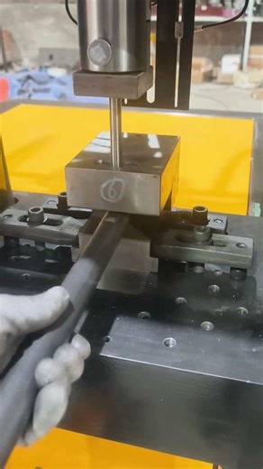Pipe End Punching Tool Hydraulic Pipe Punching Machine For Furniture Scaffolding Tube Steel Pipe