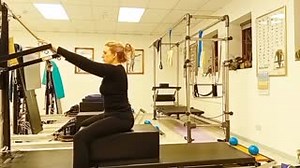 Here on the tower, I am practising ☆Push through on the box ☆Twist on box These movements strengthen the abdominals, chest, hip flexors, and triceps whilst mobilising the spine and stretching the rear of the body, shoulders, and chest. Twist on the box also elongates the nerves in the arm and hand. These movements also work on coordination, which adds to the challenge. #Manchester #ManchesterPilates #Manchesterpilatestower #ReformerPilatesManchester #Spinecare #pilatesmanchester #pilatesApprenti