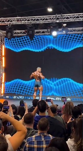 Massive Bodybuilder Shocks Fitness Expo With Insane Flex Show