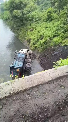 Real Life Danger Moment 🚨