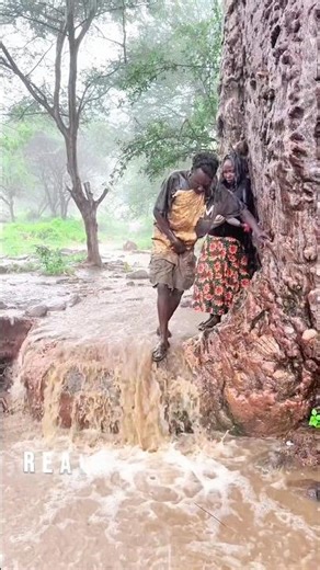 Heavy rains are falling in African villages #africa #indonesia #hadzabetribe #usa #shorts