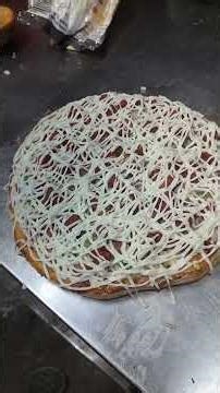 extra large pizza chicken pari pari @thepizzahub