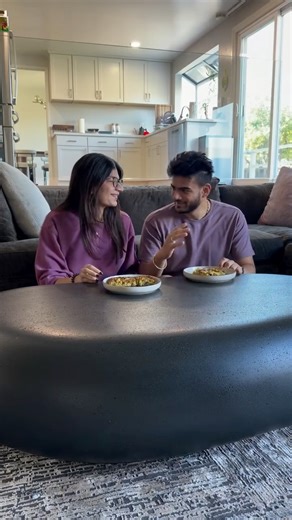 Shailee Patel on Instagram: "Oven Baked Handvo loaded with Veggies and a Crispy Crust 🔥 Golden on the outside, soft on the inside, this Handvo is all about texture, flavor and that irresistible crunch 🫠 Ingredients 👩🏻‍🍳 Batter 1 cup Handvo flour 1/2 cup yogurt Warm water 1 grated dudhi (any vegetable or your choice, I’ve added beets and cabbage) 1 tbsp ginger/green chili paste 1 tsp tumeric & dhaniya jeera powder Salt & Sugar to taste 1 tsp baking soda Tempering Oil, Cumin, Mustard seeds, s