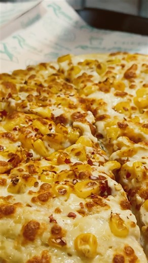 Super cheesy corn pizza 🍕🤤😍#food #pizza