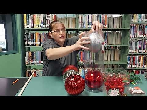 DIY Christmas Bulb Topiary