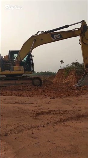 🚜 Caterpillar 320 Nouvelle Génération en Pleine Action | Puissance & Précision sur Chantier