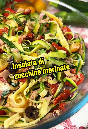 Insalata di zucchine marinate: fresca e gustosa