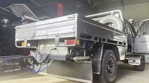 Cleaning Exhaust After Removing Cat 🐈 | Land Cruiser VDJ79 V8 4WD